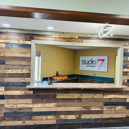 Studio 7 On Main West Fargo Luaran gambar