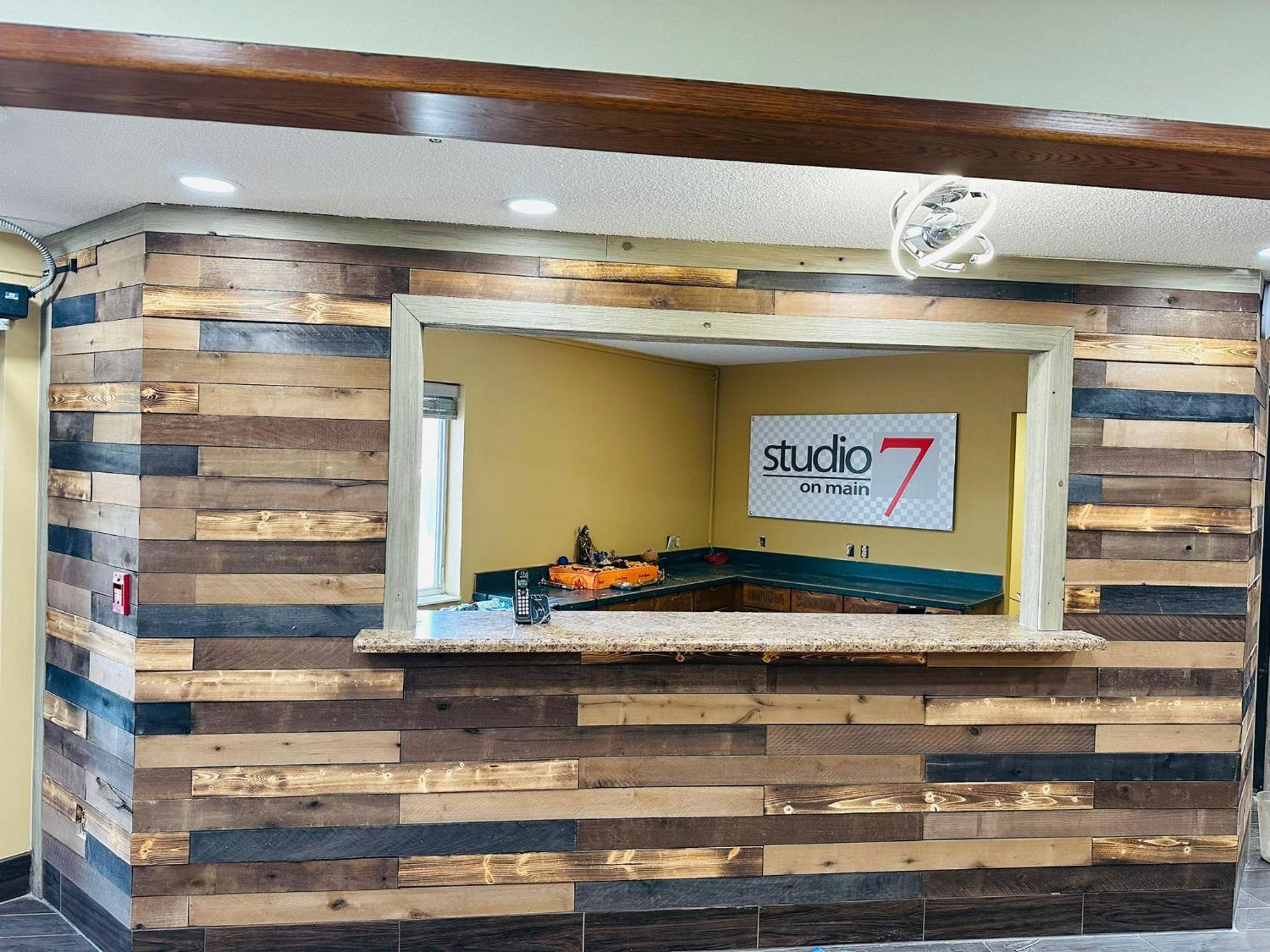 Studio 7 On Main West Fargo Luaran gambar