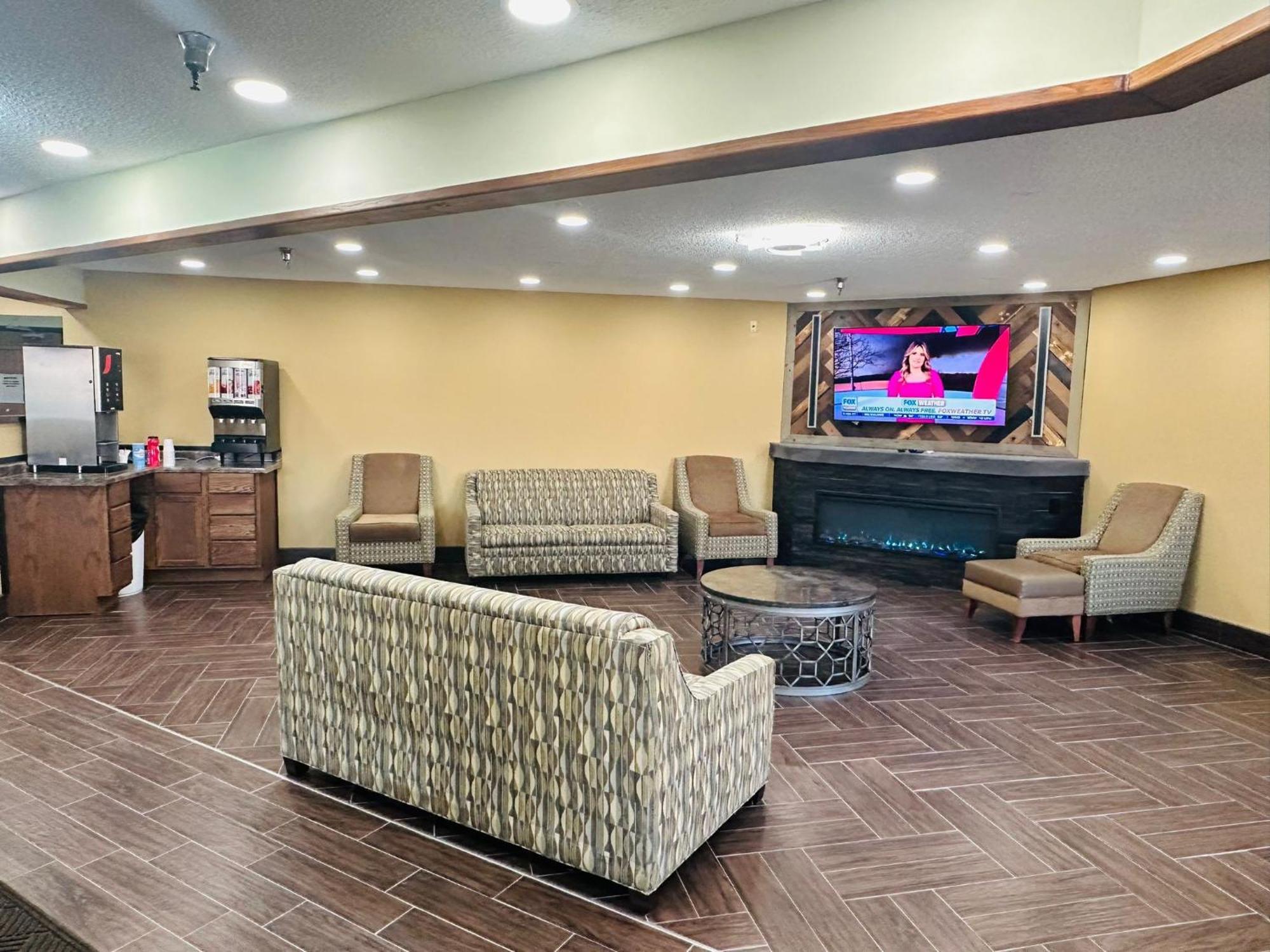 Studio 7 On Main West Fargo Luaran gambar